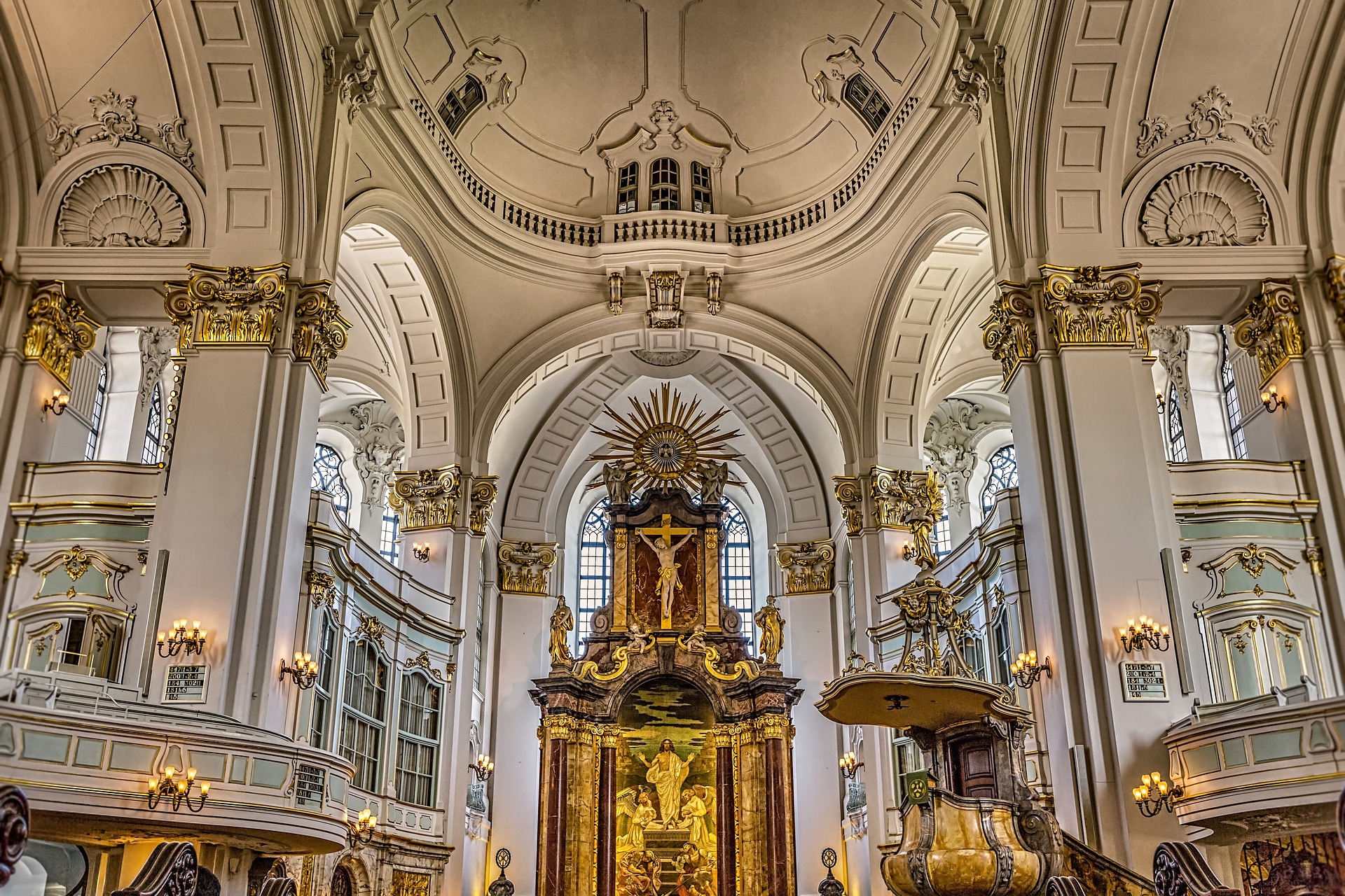 Die St. Michaelis Kirche - Ein Hamburger Wahrzeichen im himmlischen Glanz